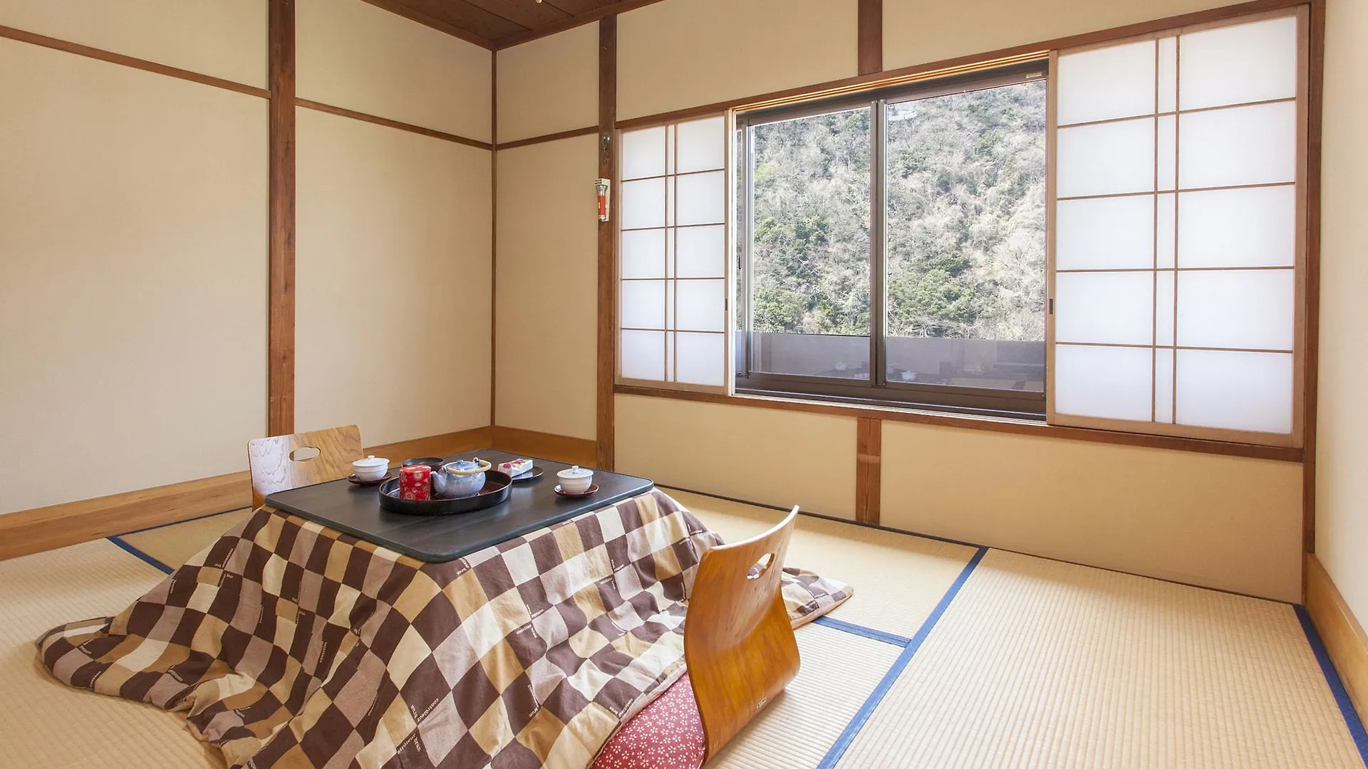 Hotel Omiya Ryokan Hakone 2*,